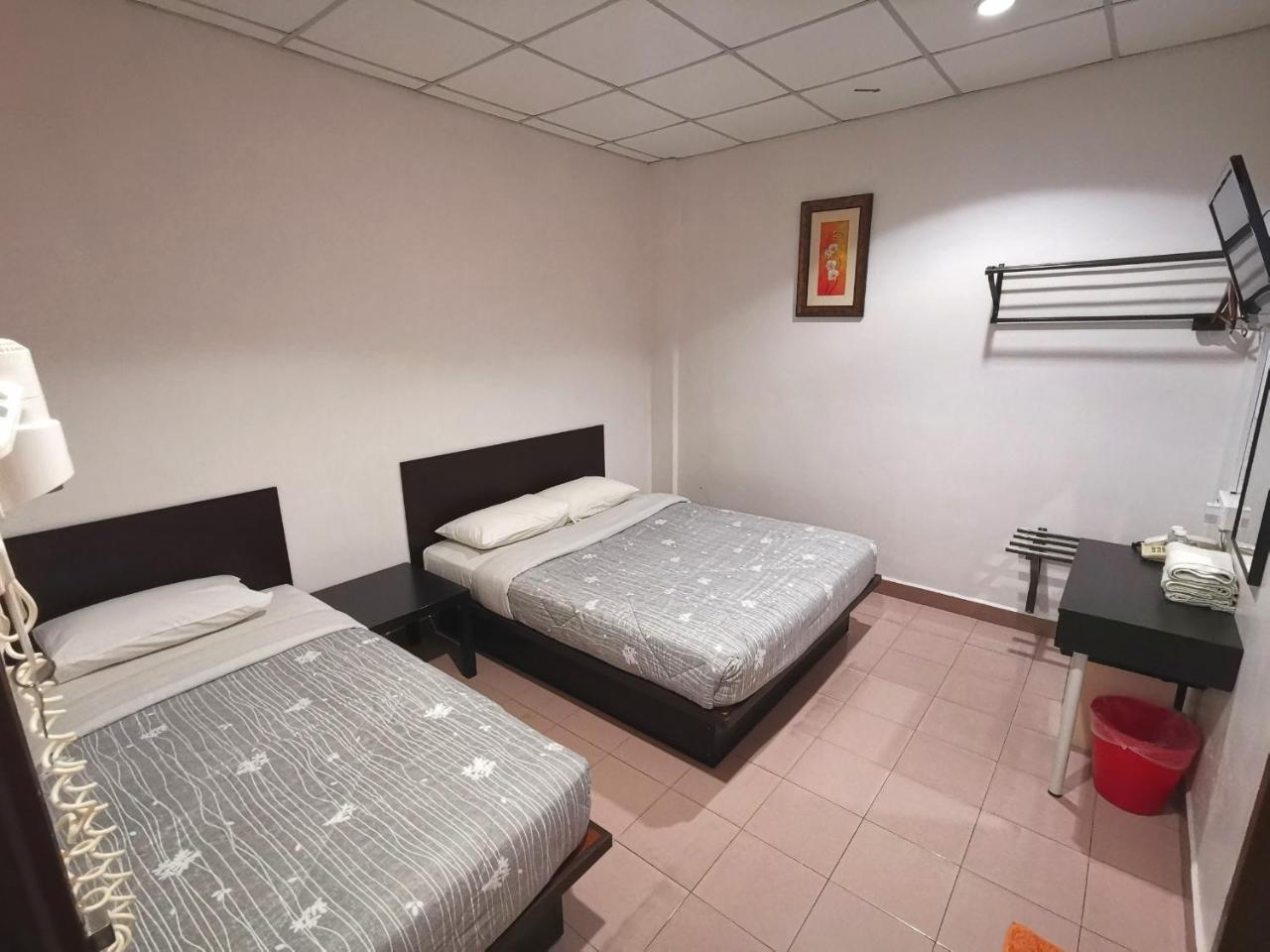 Galaxy Inn Lumut Exterior photo
